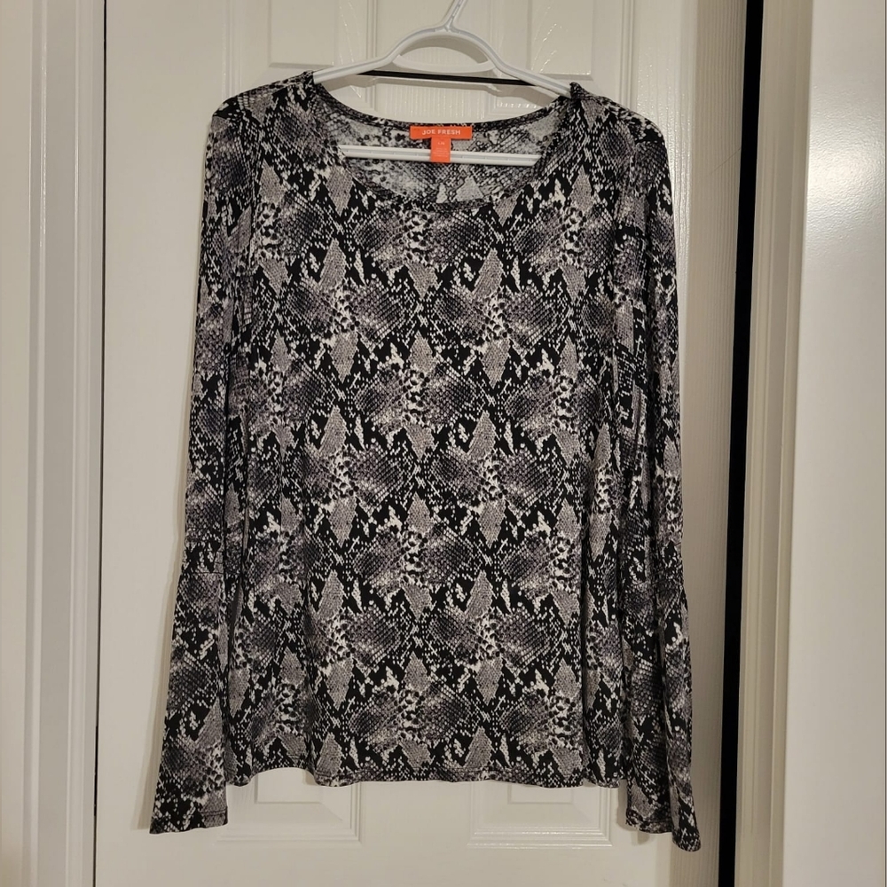 Elegant Black and White Patterned Long Sleeve Top Size L